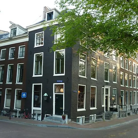 Panzió The Vanguard 2*