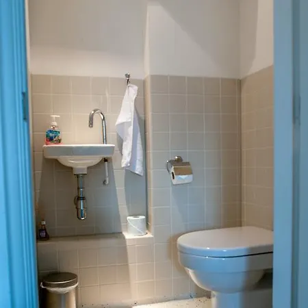 The Vanguard Panzió Amszterdam