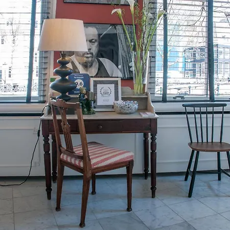 ベッド・アンド・ブレックファスト The Vanguard