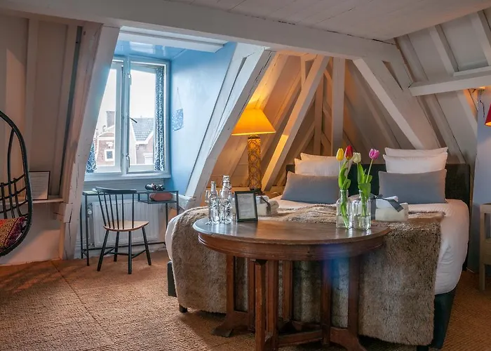 The Vanguard Bed & Breakfast 2*