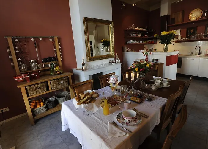 The Vanguard Bed & Breakfast 2*